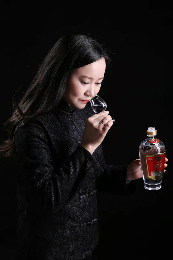 羅學(xué)艷