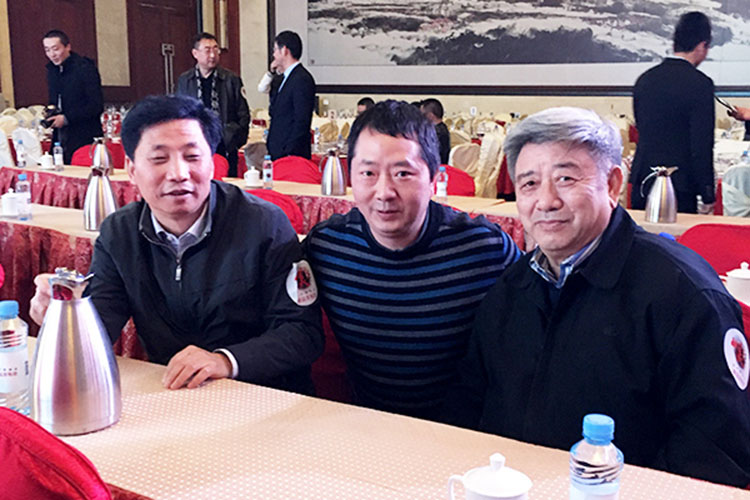 王琦會(huì)長(zhǎng)（左一）張會(huì)長(zhǎng)（左三）